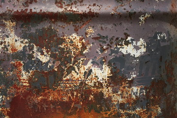 焼却炉用の錆びたドラム缶