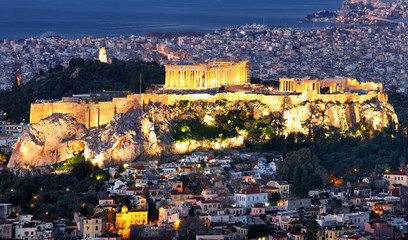Naklejka premium Acropolis at night in Athens from hill Lycabettus, Greece