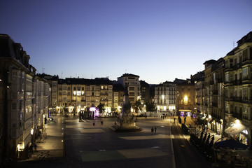 Fototapeta na wymiar Plaza de la Virgen Blanca en Vitoria-Gasteiz.