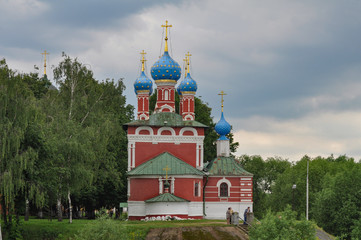 Fototapeta na wymiar Orthodox church in Uglich