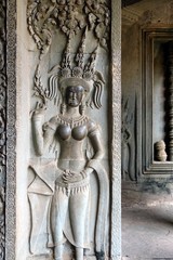 Danseuse sculptée en bas relief Angkor 