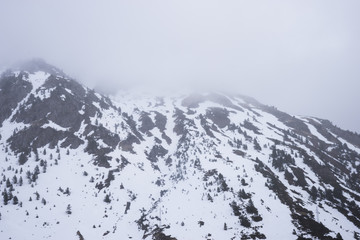 Fototapeta na wymiar Nieve en las montañas
