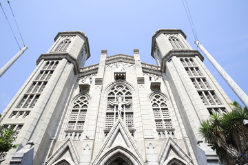 Centro de San Salvador.  Feligrés en iglesia El Calvario, San Salvador, El Salvador.