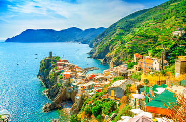 Vernazza is a small town and comune located in the province of La Spezia, Liguria. One of the five towns that make up the Cinque Terre region. Fishing villages on the Italian Riviera. - obrazy, fototapety, plakaty