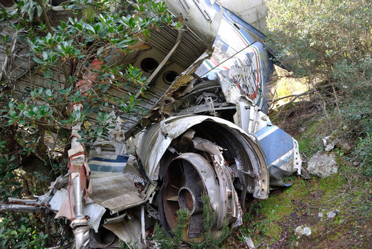 Resti del DC9 precipitato a Monte Conca d'Oru