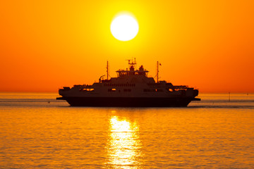 Fototapeta na wymiar sunset on boat
