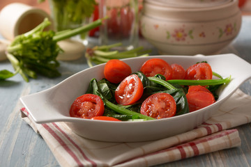 boiled spinach with cherry tomato