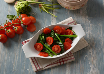 boiled spinach with cherry tomato