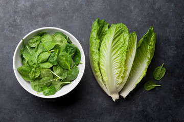 Romaine lettuce and spinach salad
