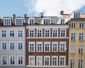 Fassaden von bunten Altbauten