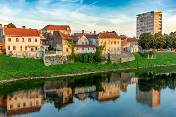 Fototapeta na wymiar Karlovac to River four