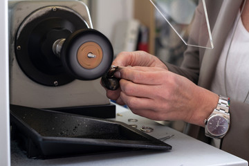 Goldschmiede in Atelier