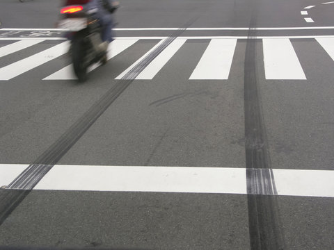 736 件の最適な 急ブレーキ 画像 ストック写真 ベクター Adobe Stock