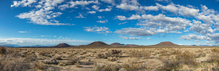 Fototapeta na wymiar Extinct volcanoes in Mojave desert preserve
