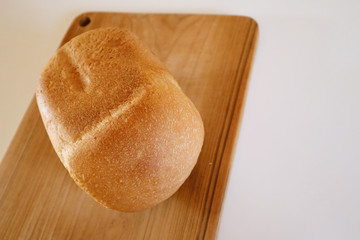 ホームベーカリーのパンとまな板
