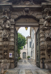 Fototapeta premium medieval city gate beautiful structure