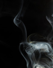 Obraz premium Abstract white smoke on black background