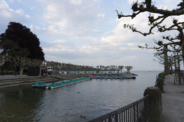 Bootsverleih an der Ufer-Promenade von Konstanz / Bodensee	
