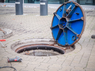 heavy manhole cover