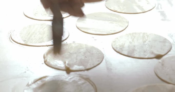 Nudel Tortellini selber machen