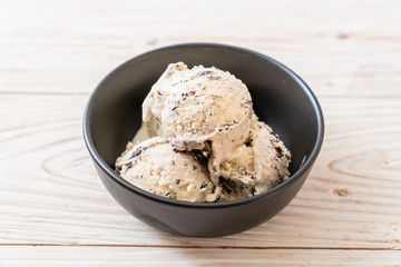 cookies and cream ice cream bowl