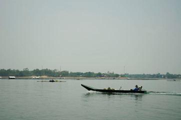 Obraz premium boat on the lake