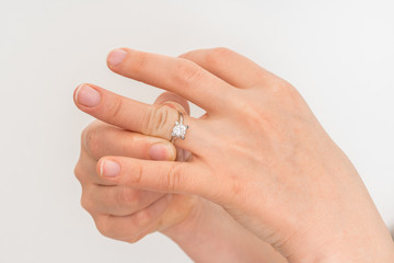 Woman cannot take off stuck wedding ring