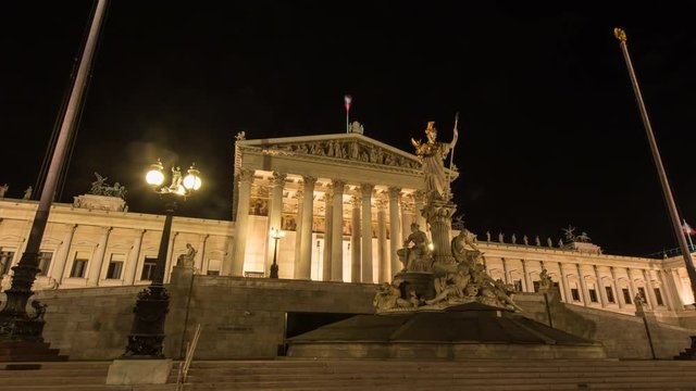 Moving timelapse / Hyperlapse of Austrian Parliament in Vienna at night