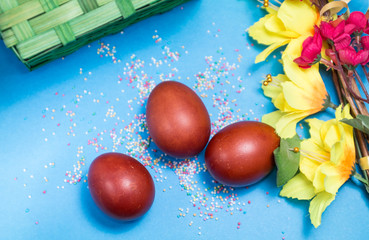 easter eggs and flowers 