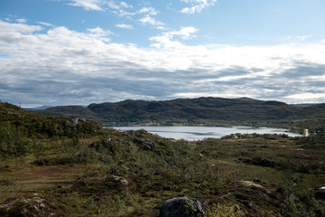 naturaleza, cielo, montaña, campo, nubes, sol, día, Noruega, fiordo, artico,  agua, medio ambiente, ecología, excursión, trekking, paseo,  andar, vida sana