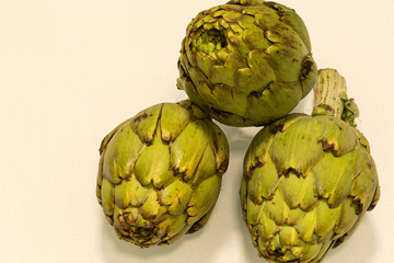Alcachofas frescas.