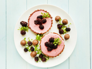 Tarts with blackberries