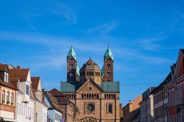 Fototapeta na wymiar Blick auf den Dom zu Speyer