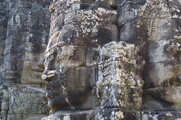 Visage sculpt&eacute; Angkor 