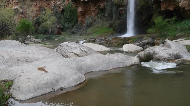 Detalle de la cascada denominada Salto de la Novia, en la poblaci&oacute;n de Navajas. Castell&oacute;n. Comunidad Valenciana. Espa&ntilde;a