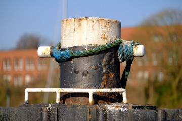 Alter Poller am Hafen 
