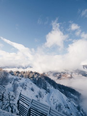 Fototapeta na wymiar Paysage de montagne enneigée dans les Alpes françaises
