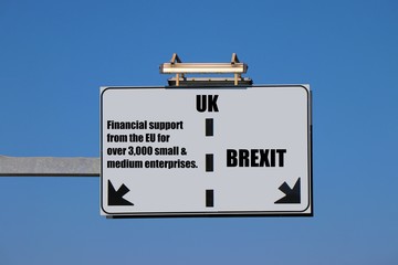 United kingdom and brexit : Billboard with benefits in staying in the European Union, or going out...