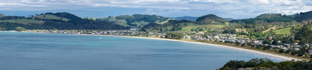 Fototapeta na wymiar Cooks Beach Panorama from Shakespeare Cliff in New Zealand