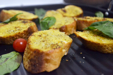 Vegan garlic bread
