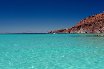 Obraz premium sea and blue sky beach in Isla Espiritu Santo Baja California mexico