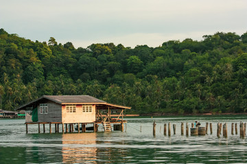 Obraz premium fishing village on Koh Chang Thailand