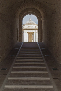 Veduta del Tempietto di San Rocco alla Mole Vanvitelliana