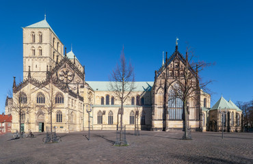 Fototapeta na wymiar St.-Paulus-Dom - Münster