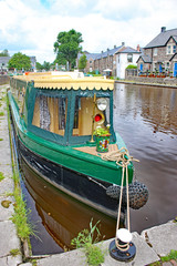 Obraz premium Narrow boat in Brecon Canal Basin