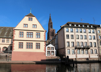Fototapeta na wymiar Cathedral and old buildings in historic center of Strasbourg - France