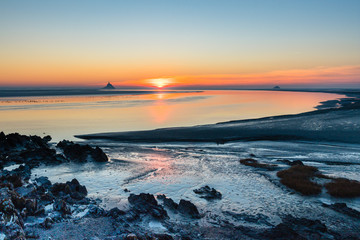 Coucher de soleil au grouin du sud sur la baie du mont st michel