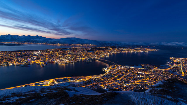 Troms&ouml; bei Nacht von oben