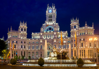 Fototapeta na wymiar Europe, Spain, Madrid, Plaza de Cibeles Palace dusk