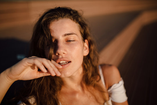 Portrait of beautiful woman enjoying a day in the city